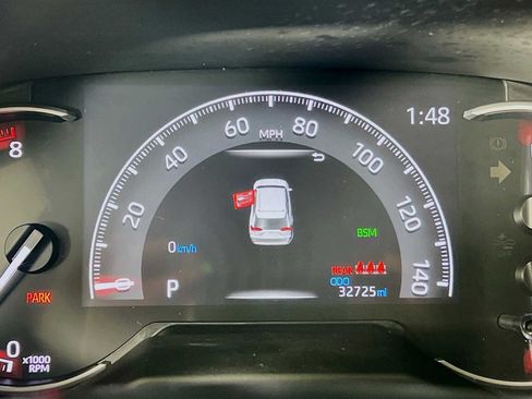 Used 2025 Toyota RAV4 XLE AWD/4WD image 12