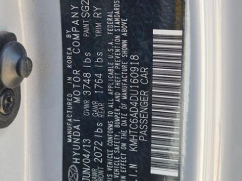 Used 2013 Hyundai Veloster RE:MIX Edition FWD image 23