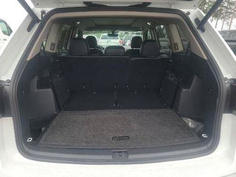 Used 2021 Volkswagen Atlas SE w/ Panoramic Sunroof Package FWD image 9