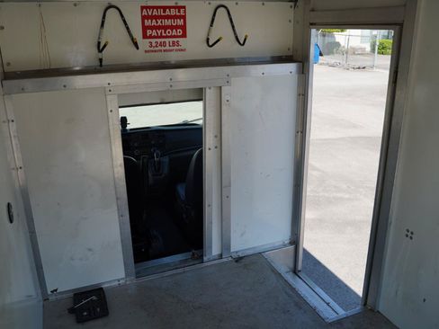Used 2022 Ford Transit 350 DRW RWD image 33
