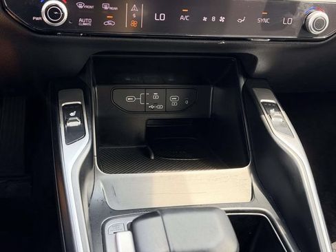 Used 2024 Kia Sorento S AWD/4WD image 22