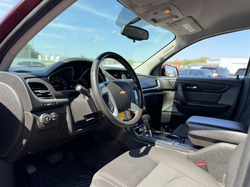 Used 2016 Chevrolet Traverse LT w/ Style and Technology Package FWD image 10