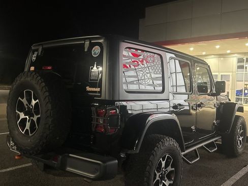 Used 2021 Jeep Wrangler Unlimited Rubicon image 3