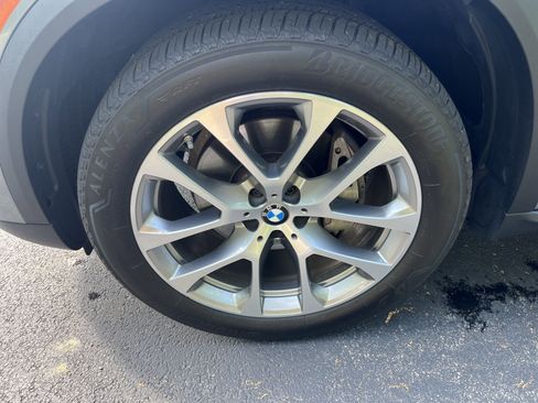 Used 2024 BMW X5 xDrive40i w/ Premium Package image 11