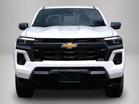 Used 2024 Chevrolet Colorado LT w/ LT Convenience Package III RWD image 3