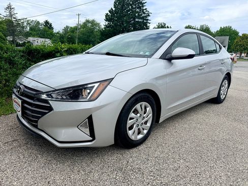 Used 2019 Hyundai Elantra SE FWD image 8