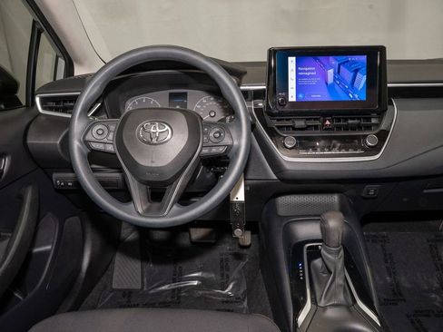 Used 2023 Toyota Corolla LE image 6