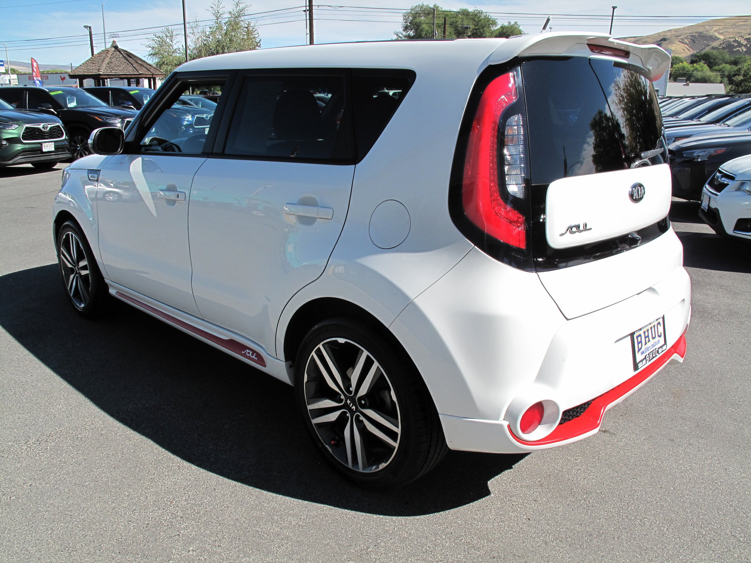 Used 2014 Kia Soul + FWD image 4