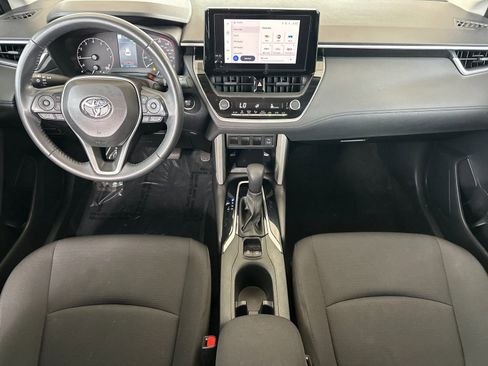 Used 2024 Toyota Corolla Cross LE FWD image 16