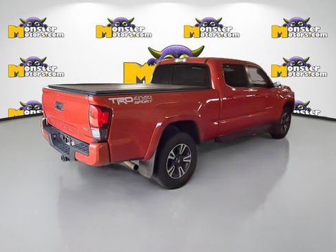 Used 2018 Toyota Tacoma SR5 AWD/4WD image 4