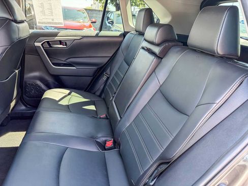 Used 2022 Toyota RAV4 XLE Premium w/ Carpet Mat Package (TMS) FWD image 18