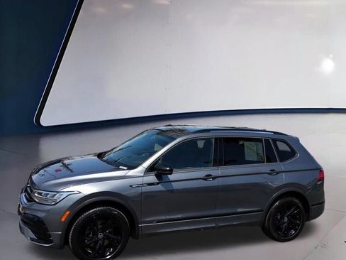 Certified 2023 Volkswagen Tiguan SE R-Line FWD image 5