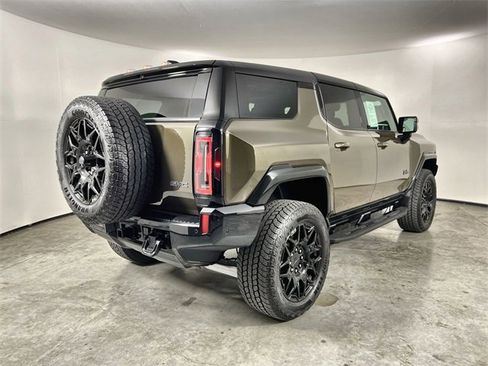 Used 2025 GMC Hummer EV 3X w/ LPO, Dark Essentials Package image 8