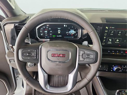 New 2026 GMC Sierra 1500 SLT AWD/4WD image 18