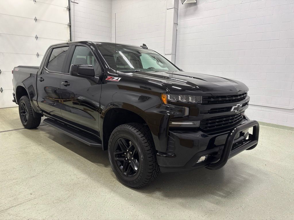 Used 2021 Chevrolet Silverado 1500 LT Trail Boss w/ Convenience Package II AWD/4WD image 2