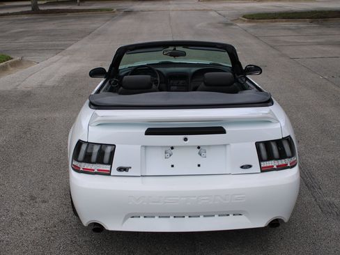 Used 2000 Ford Mustang GT RWD image 16