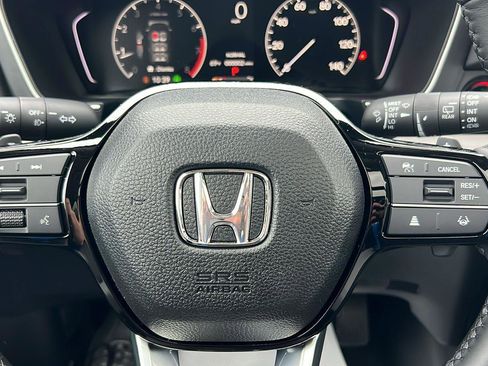 New 2025 Honda Pilot Touring image 32