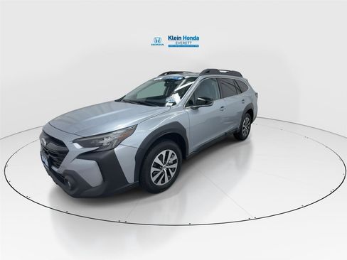 Used 2023 Subaru Outback Premium AWD/4WD image 6