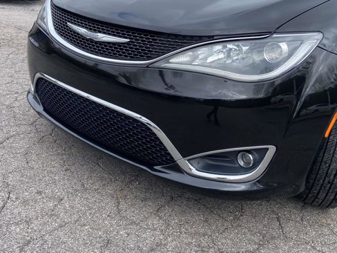 Used 2017 Chrysler Pacifica Touring-L image 27