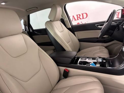 Certified 2020 Ford Edge Titanium FWD image 16