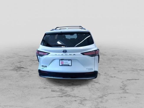 Certified 2021 Toyota Sienna Platinum AWD/4WD image 9