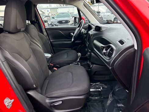 Used 2018 Jeep Renegade Altitude image 17