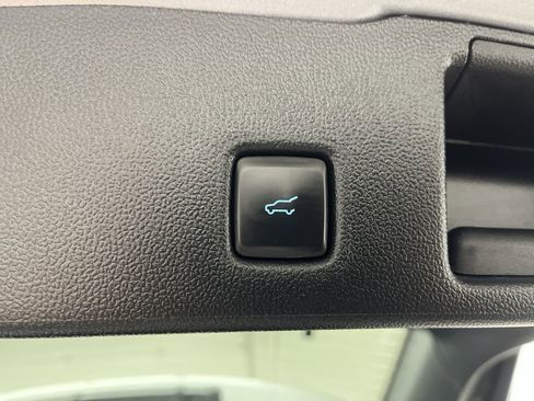 Certified 2024 Ford Escape Platinum image 31