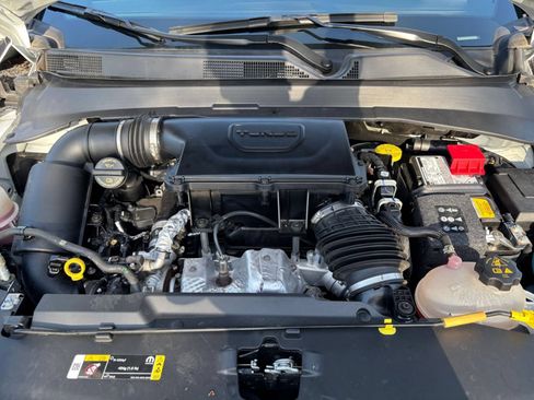 Used 2025 Jeep Compass Trailhawk AWD/4WD image 25