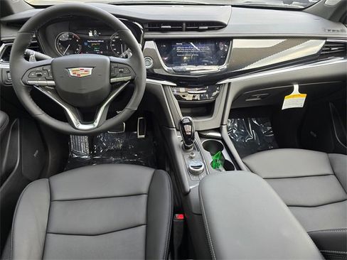 New 2025 Cadillac XT6 Sport image 18