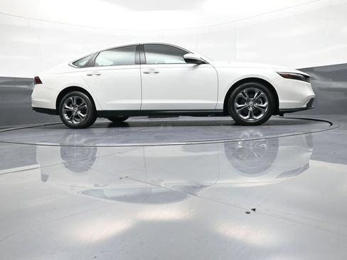 Used 2023 Honda Accord EX image 29