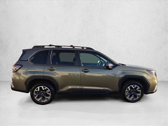 Used 2026 Subaru Forester Premium AWD/4WD image 4