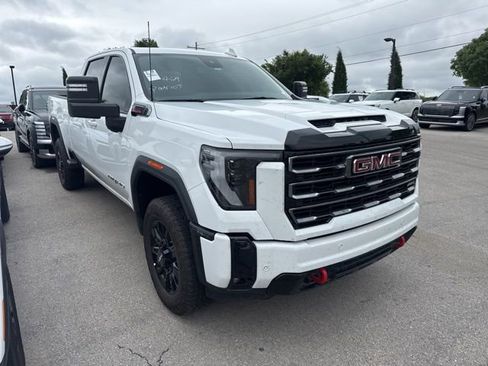 Used 2025 GMC Sierra 2500 AT4 AWD/4WD image 1