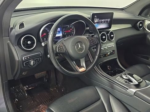 Used 2019 Mercedes-Benz GLC 300 4MATIC image 4