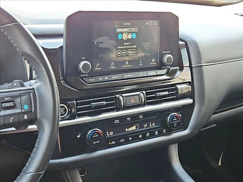 Used 2024 Nissan Pathfinder SV FWD image 14