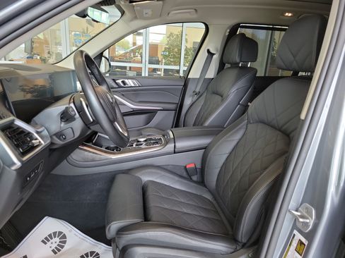 Used 2025 BMW X7 xDrive40i AWD/4WD image 14