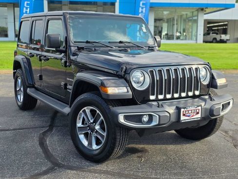 Used 2021 Jeep Wrangler Unlimited Sahara w/ Cold Weather Group AWD/4WD image 2