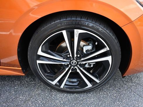 Used 2022 Nissan Sentra SR w/ SR Premium Package FWD image 34