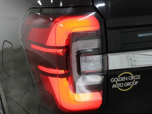Used 2024 Ford Expedition Max Limited AWD/4WD image 17