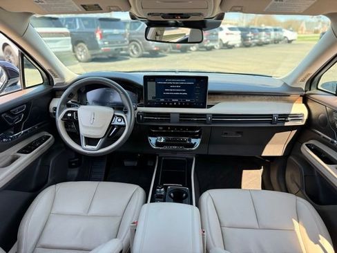 Used 2024 Lincoln Corsair Grand Touring image 18