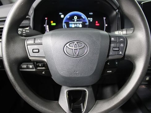 Used 2025 Toyota Camry LE w/ Convenience Package FWD image 6