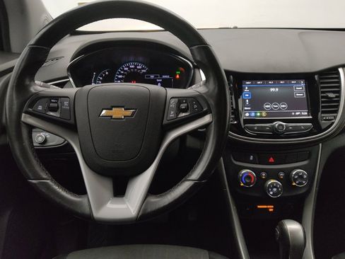 Used 2019 Chevrolet Trax LT w/ LT Convenience Package FWD image 22