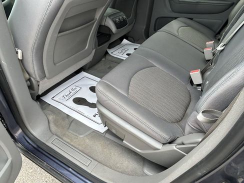 Used 2013 Chevrolet Traverse LS FWD image 9