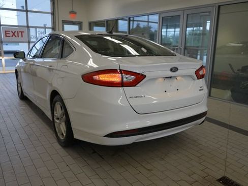 Used 2016 Ford Fusion SE w/ Equipment Group 202A FWD image 11