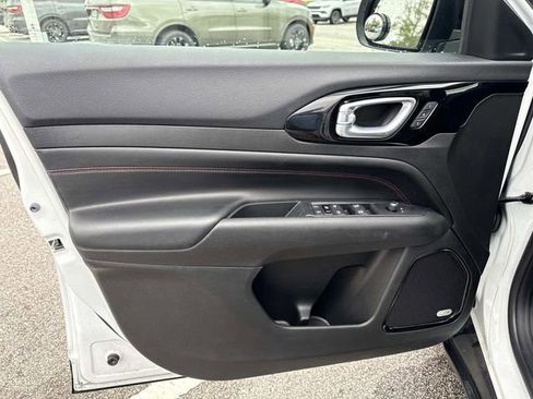 Used 2022 Jeep Compass Trailhawk w/ Trailhawk Elite Group image 17