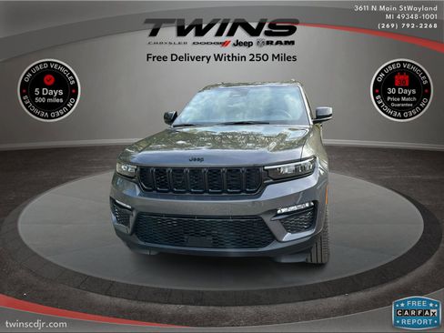 New 2025 Jeep Grand Cherokee Limited w/ Black Appearance Package image 7