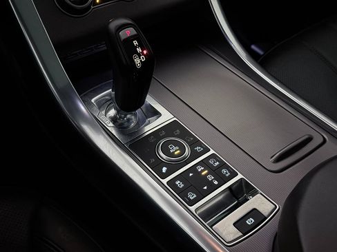 Used 2017 Land Rover Range Rover Sport Supercharged image 38