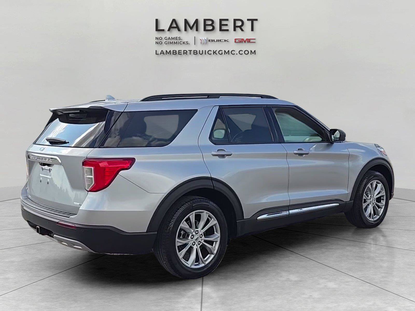 Used 2020 Ford Explorer XLT w/ Equipment Group 202A AWD/4WD image 5