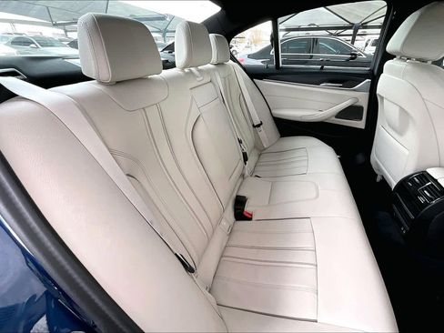 Used 2023 BMW 530e w/ Executive Package image 19