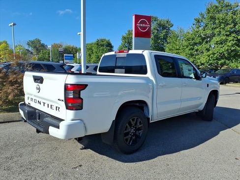 New 2026 Nissan Frontier SV w/ Tow Package AWD/4WD image 3