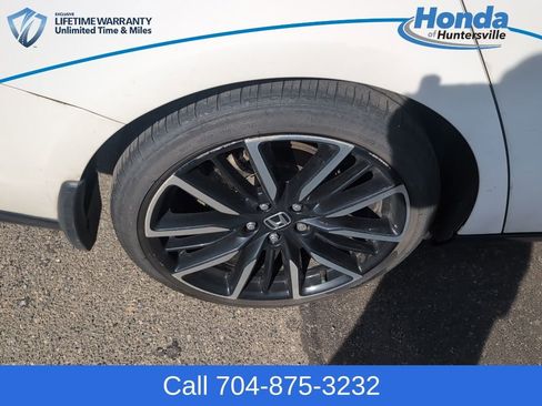 Used 2023 Honda Accord Touring image 10